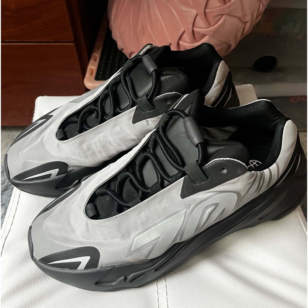 Adidas Yeezy Boost 700 Metallic